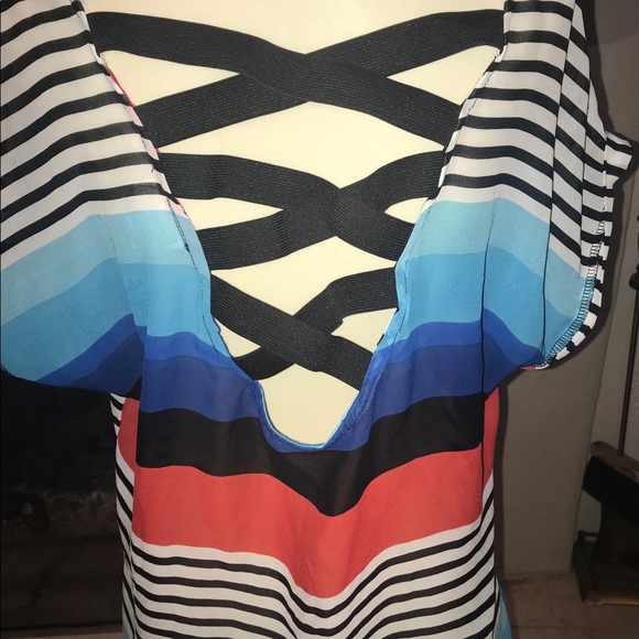 Summer top with cris cross back. - Picture 2 of 3